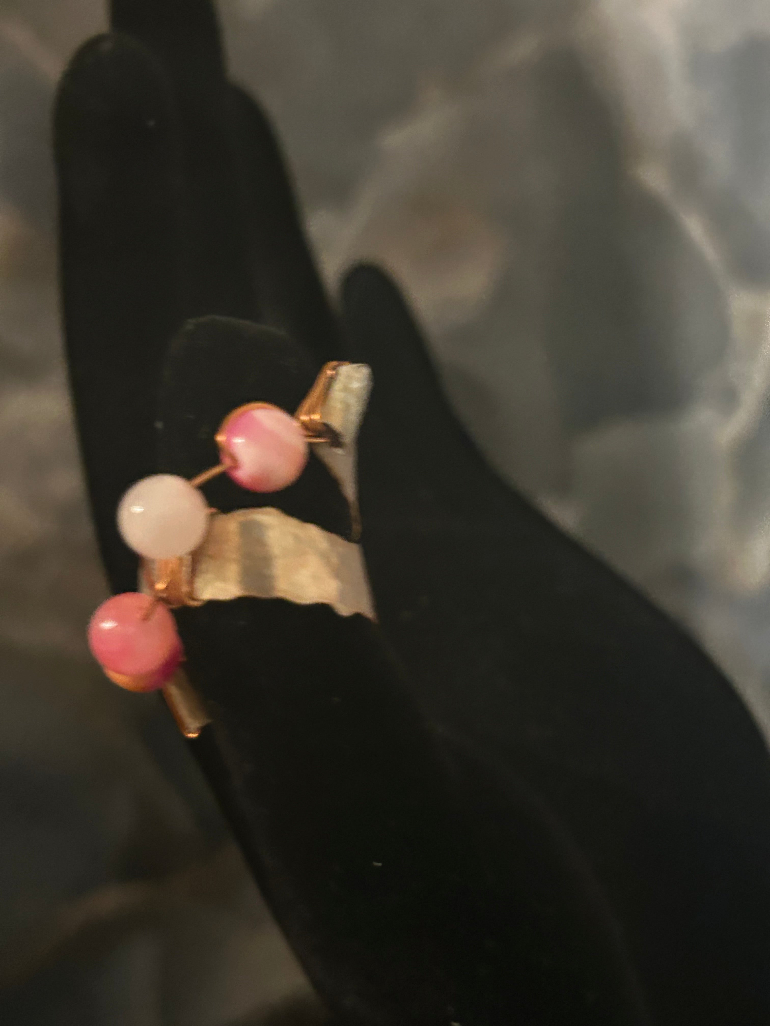 Rose Quartz Grace Ring – Hammered Gold Band