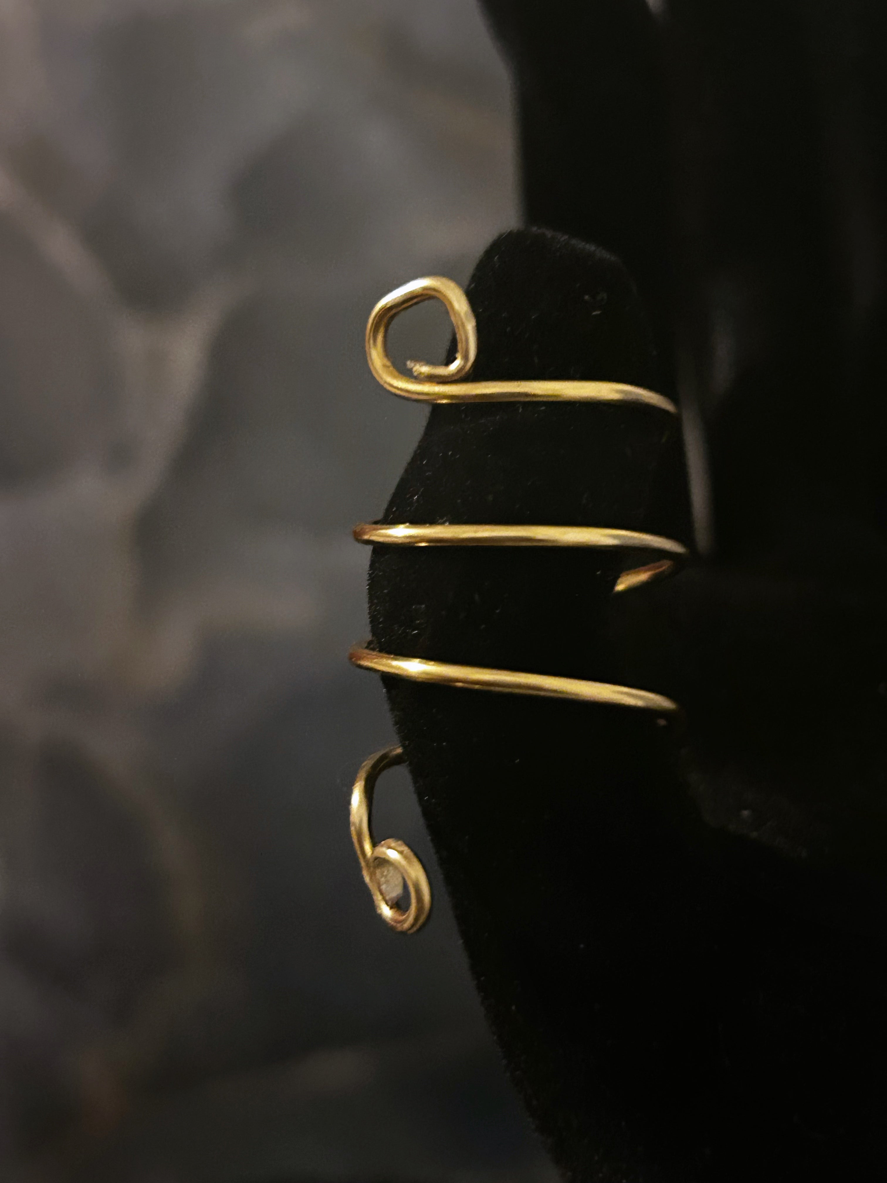 Golden Grace Ring – Spiral Wire Design with Crystal Accent