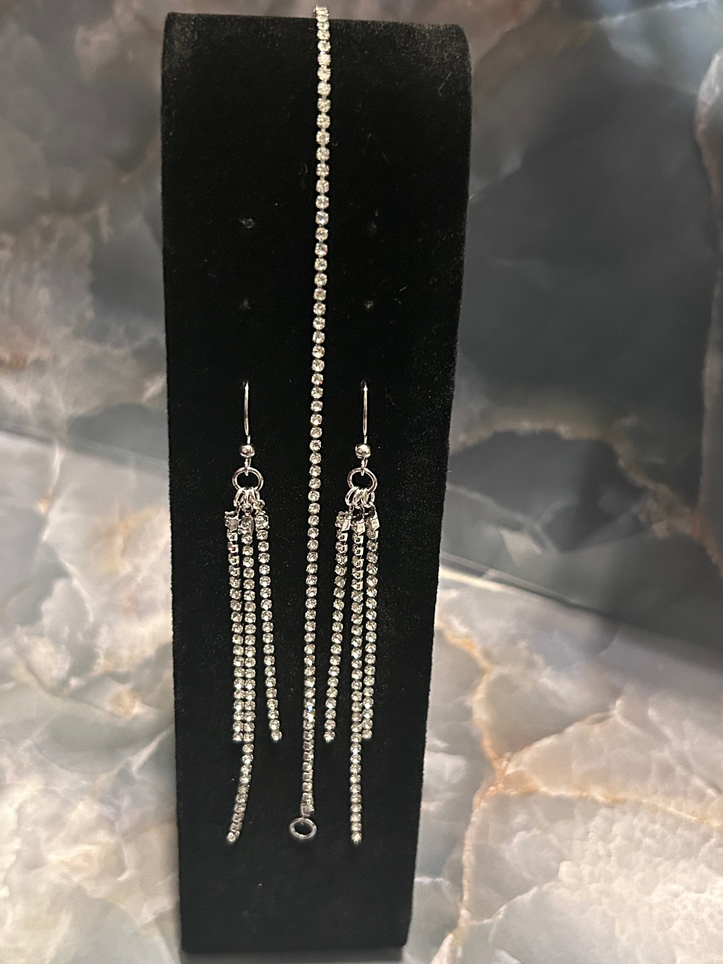 Rhinestone Radiance Set – Bracelet & Cascading Earrings