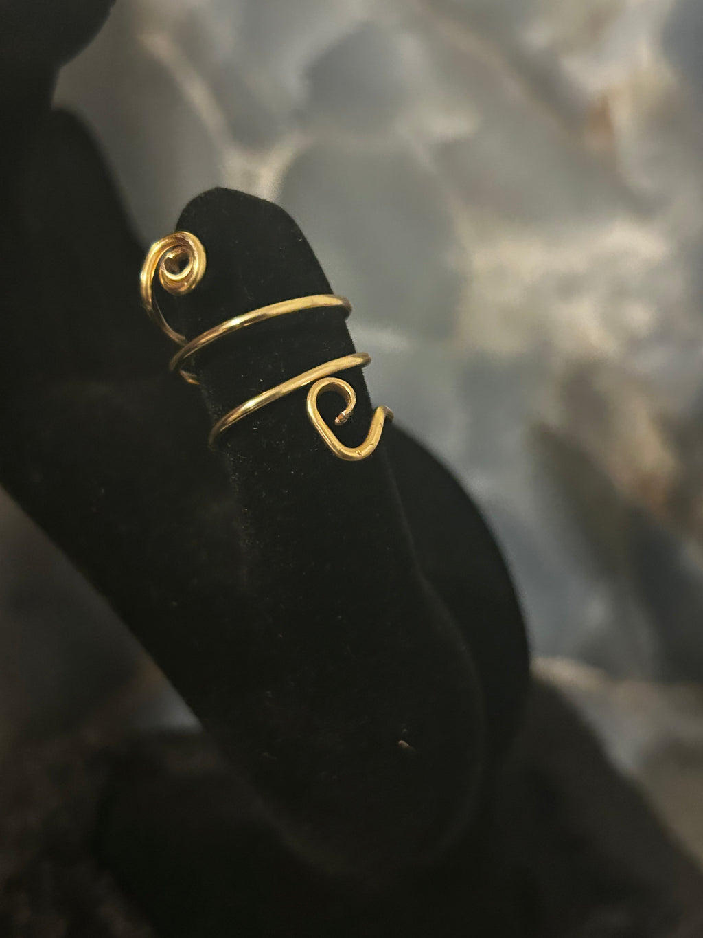 Golden Grace Ring – Spiral Wire Design with Heart Accent