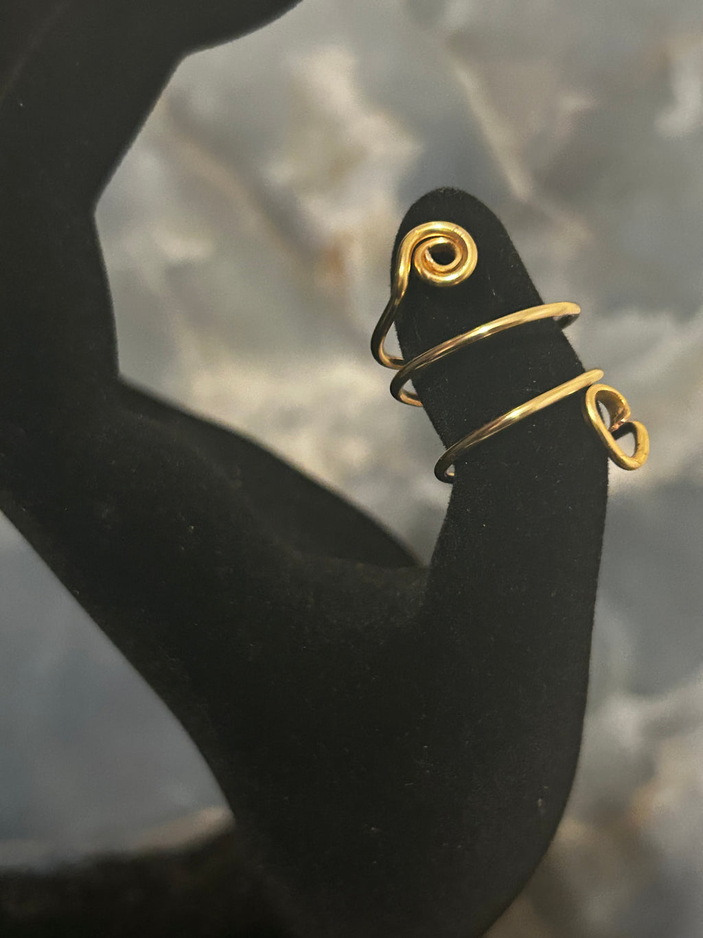 Golden Grace Ring – Spiral Wire Design with Heart Accent