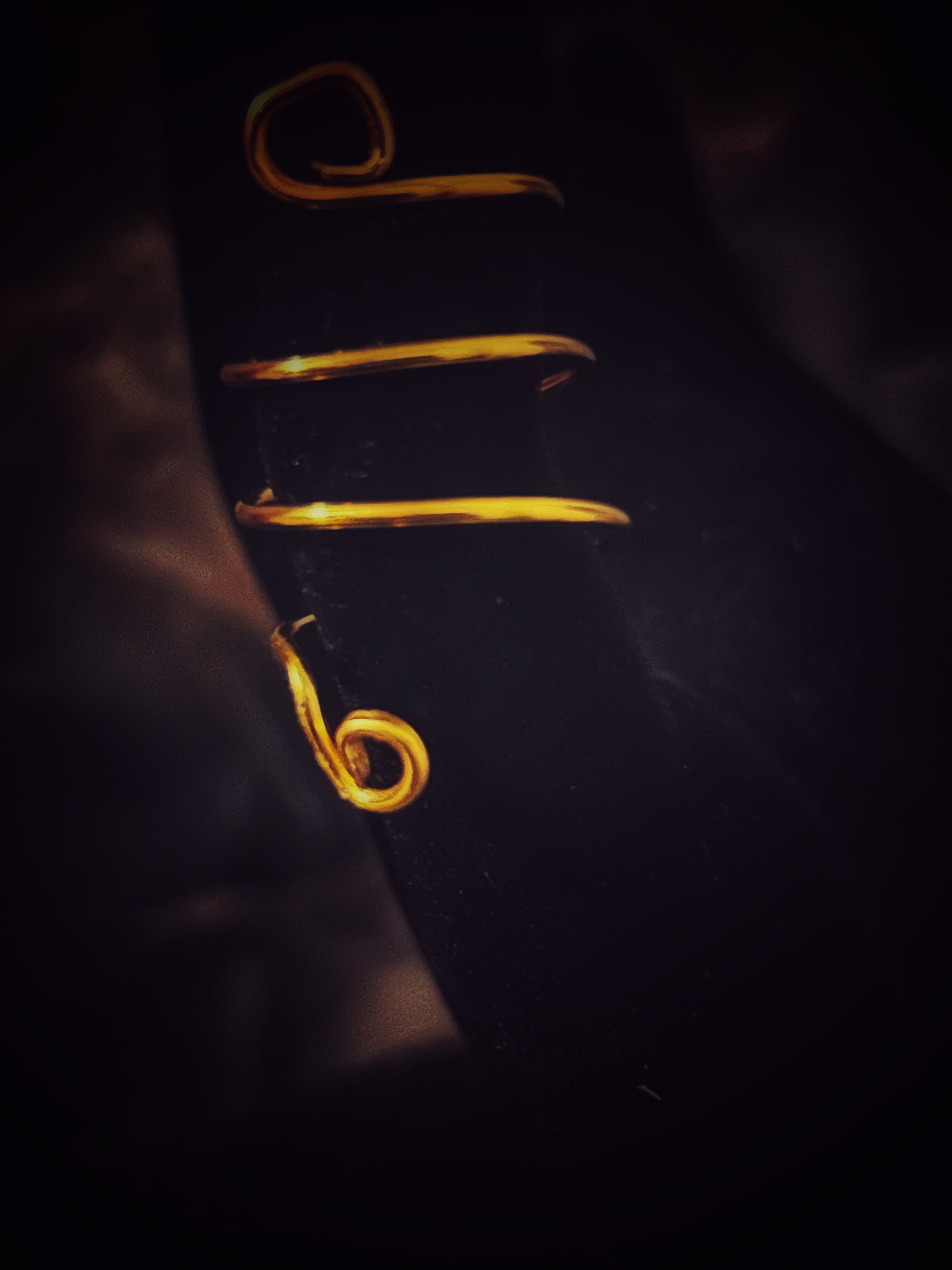 Golden Grace Ring – Spiral Wire Design with Crystal Accent